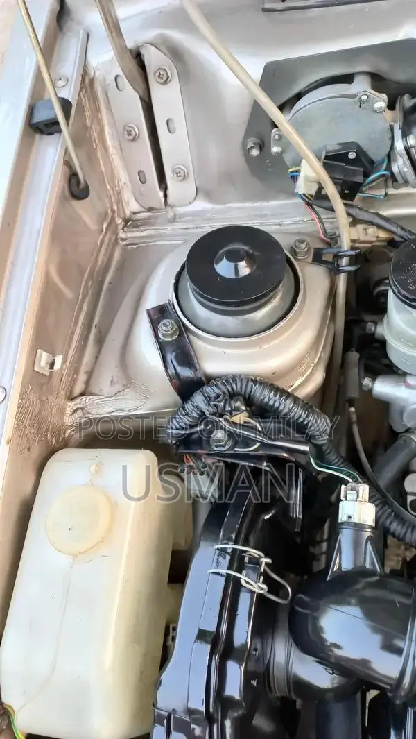 Suzuki Mehran VXR 2018 Compact Sedan with Excellent Condition