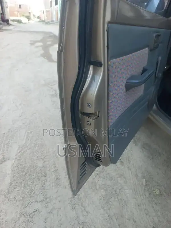 Suzuki Mehran VXR 2018 Compact Sedan with Excellent Condition