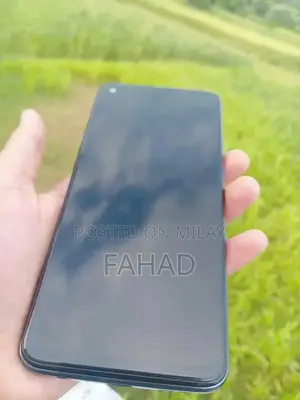 Nord 10 5G Smartphone - 6GB RAM, 128GB Storage, Minor Glass Crack