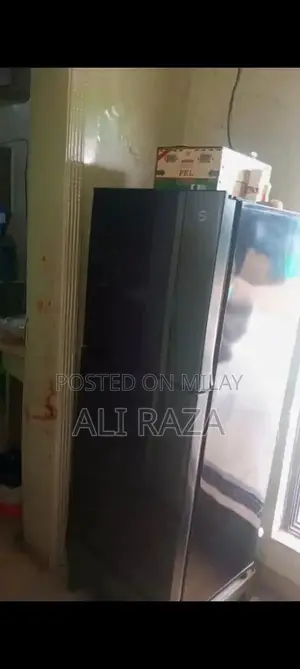 Photo - PEL Medium Size Refrigerator - Excellent Condition