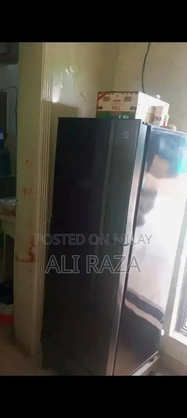 PEL Medium Size Refrigerator - Excellent Condition