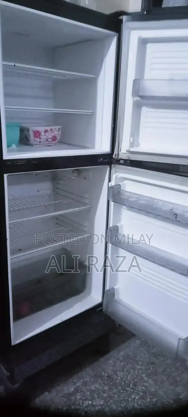 PEL Medium Size Refrigerator - Excellent Condition