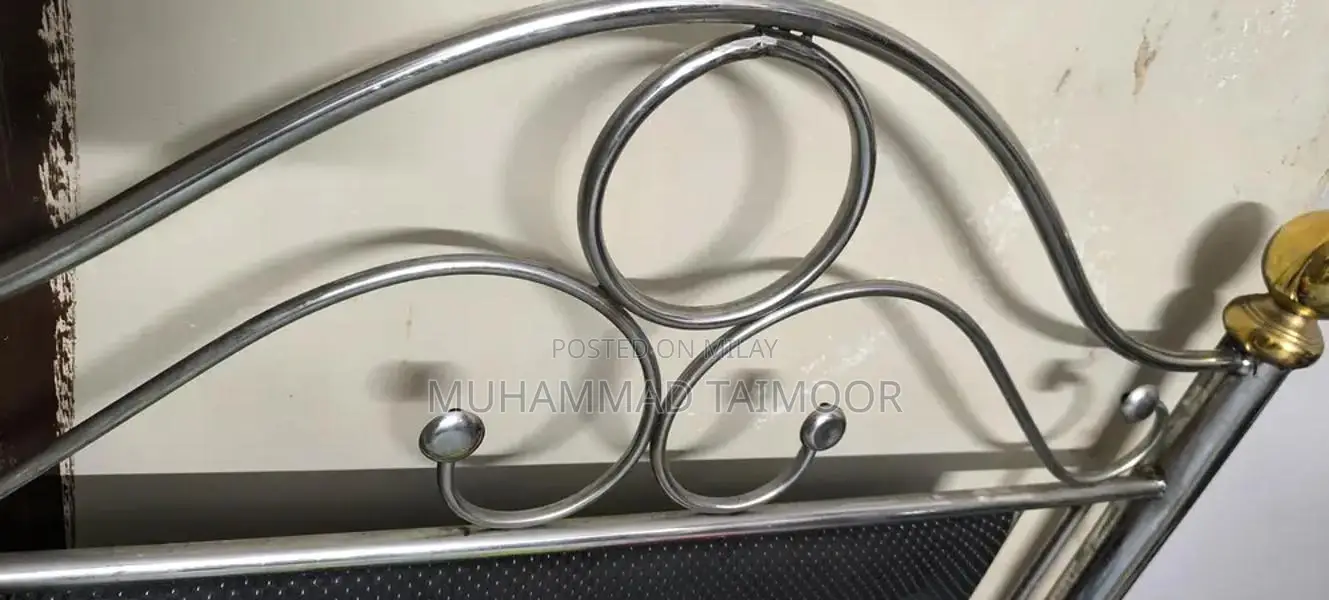 Classic Single Iron Bed Frame - Elegant and Sturdy Design