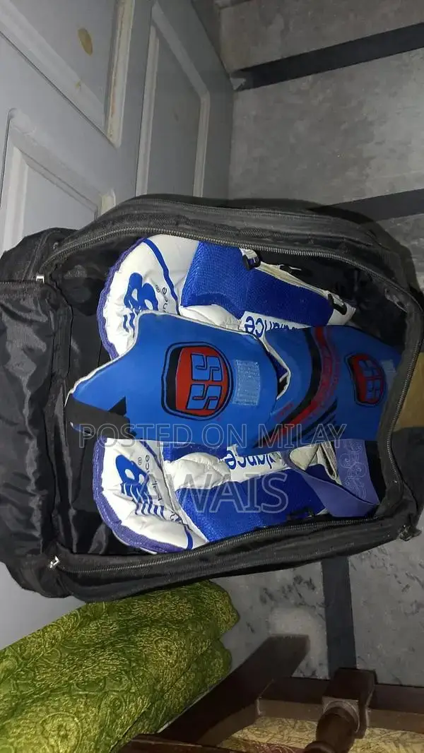 Cricket Equipment Set: Bag, Pads, and Thai Pads