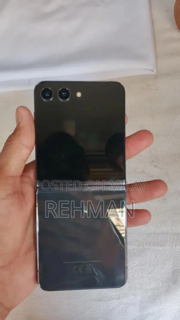 Samsung Z Flip 5 Smartphone Flagship Foldable Device