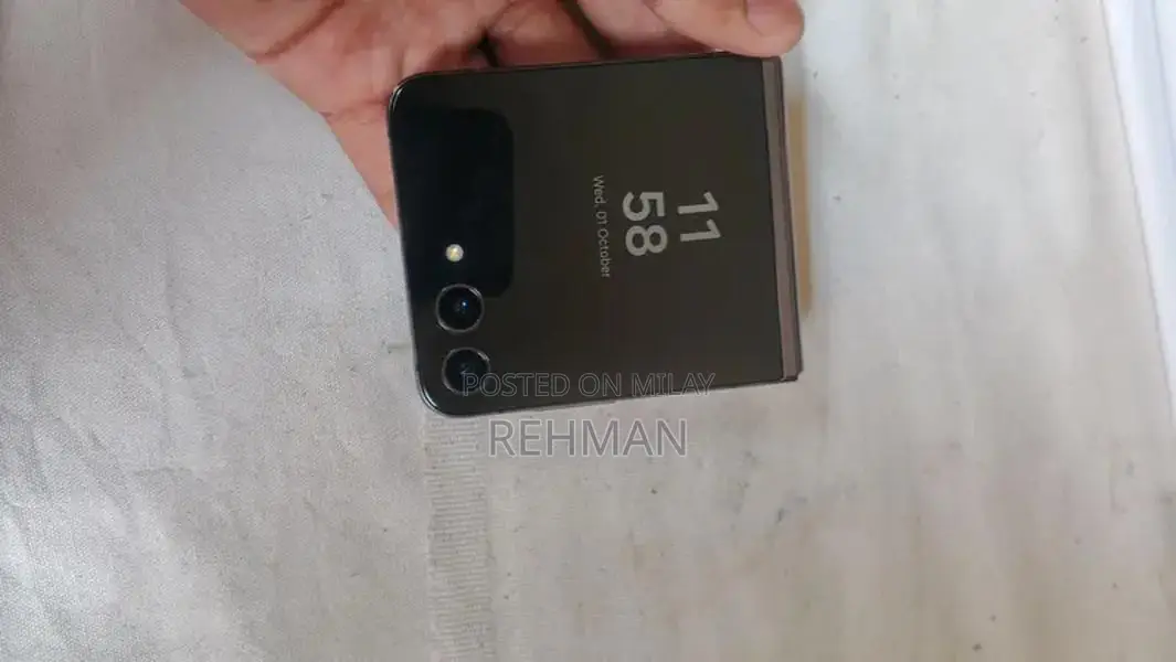 Samsung Z Flip 5 Smartphone Flagship Foldable Device