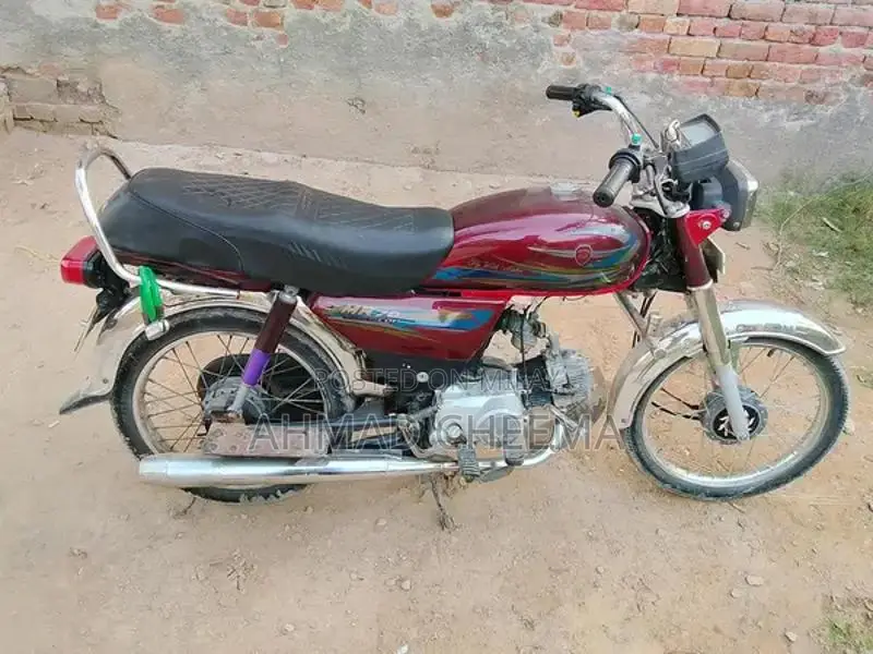 Metro CD 70 Motorcycle 2020 Model Lightweight Commuter