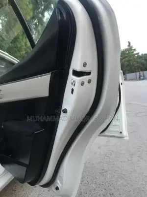 Toyota Corolla XLI Sedan - Low Mileage Reliable Sedan