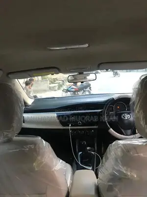 Toyota Corolla XLI Sedan - Low Mileage Reliable Sedan