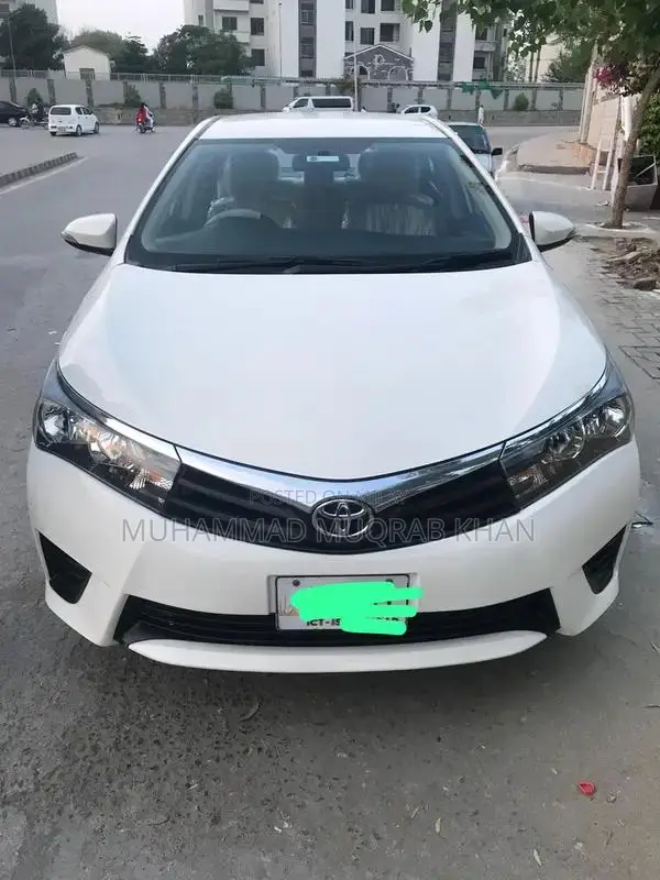 Toyota Corolla XLI Sedan - Low Mileage Reliable Sedan