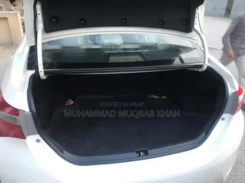 Toyota Corolla XLI Sedan - Low Mileage Reliable Sedan