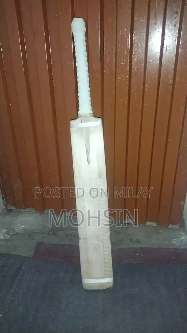 Premium English Willow Cricket Bat for Professional Players