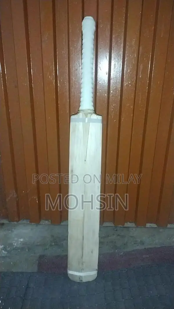 Premium English Willow Cricket Bat for Professional Players