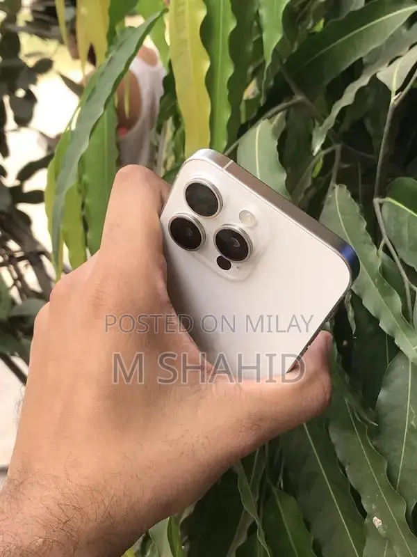 iPhone Pro Max White Titanium 256GB Excellent Condition