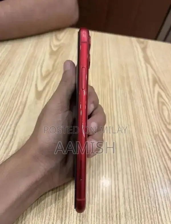 Dual SIM iPhone 11 with 128GB Storage and Full Health