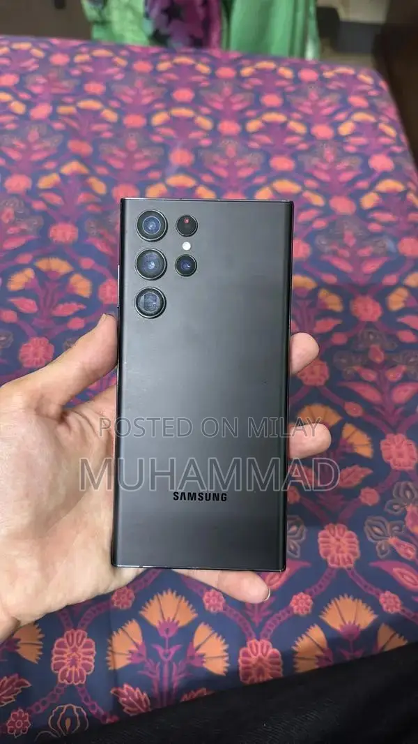 High-Performance Smartphone with Large Storage and Battery