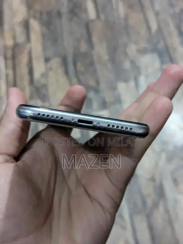 iPhone X 256GB Smartphone with Minor Back Damage