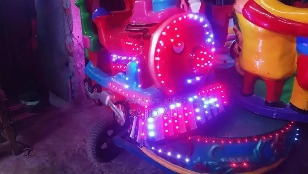 Battery Powered Kids Swing with Trali Mounting