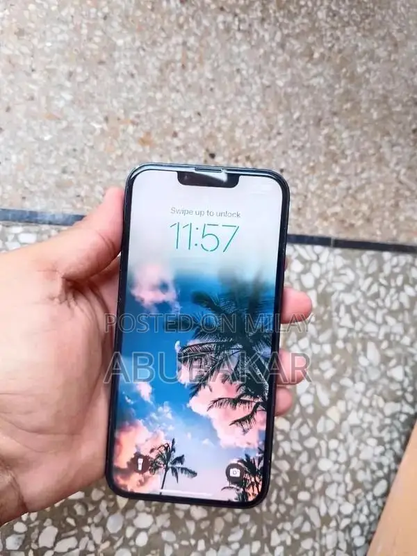 Pre-Owned iPhone 14 - 128GB Storage, High Battery Health