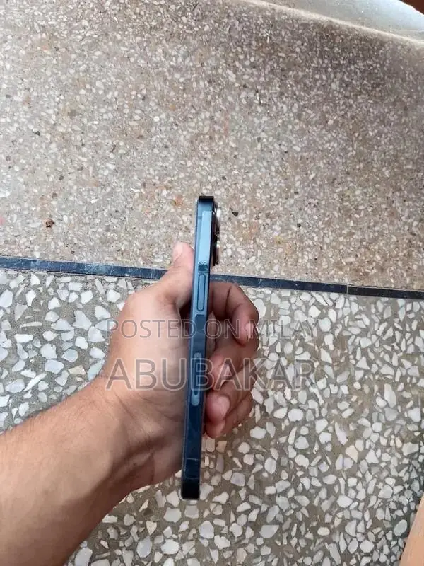 Pre-Owned iPhone 14 - 128GB Storage, High Battery Health