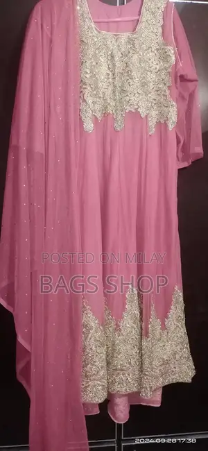 Elegant Maxi Dress for Versatile Styling