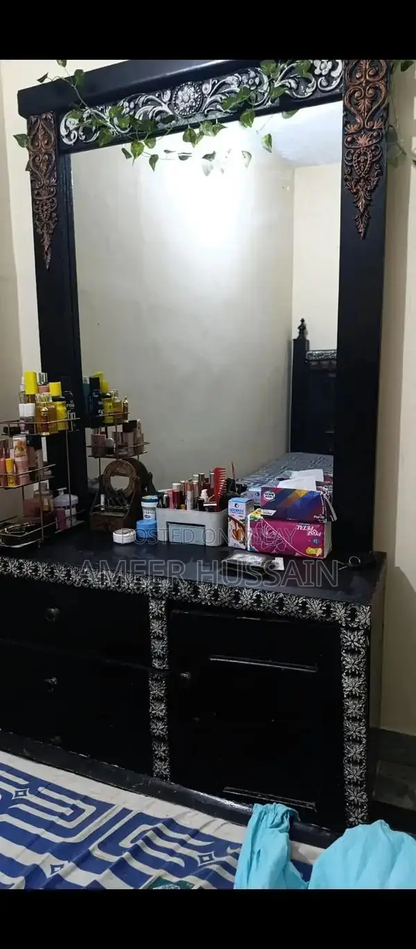 Bed Dressing Furniture in Excellent Condition