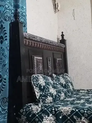 Bed Dressing Furniture in Excellent Condition