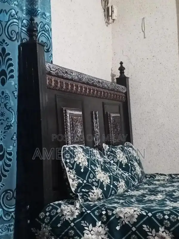 Bed Dressing Furniture in Excellent Condition