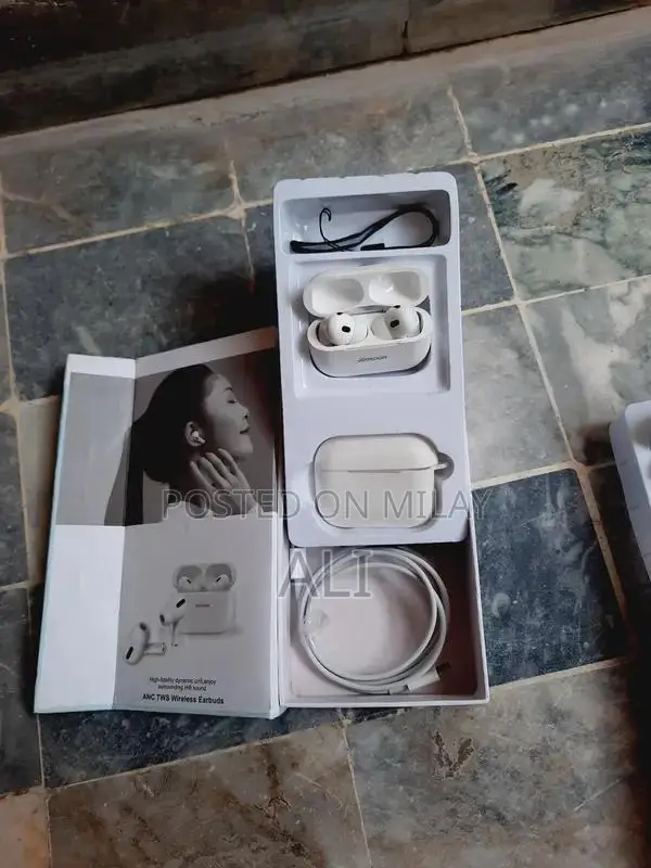 High-Capacity Portable Fitness Tracker with Long Battery Life