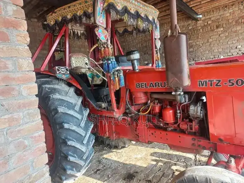 Belarus MTZ 1995 Diamond Agricultural Tractor 1525 Model