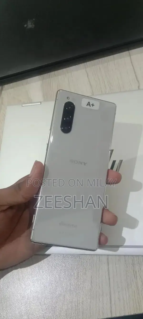 High-Performance Mobile Device with Gaming Capabilities