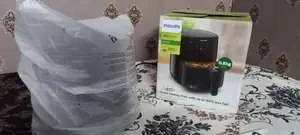 Photo - Philips Essential Airfryer - 4.1L Capacity Digital Air Fryer