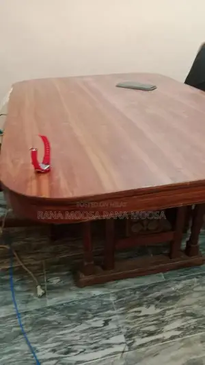 Photo - Large Dining Table Set with 6 Chairs - Excellent Condition