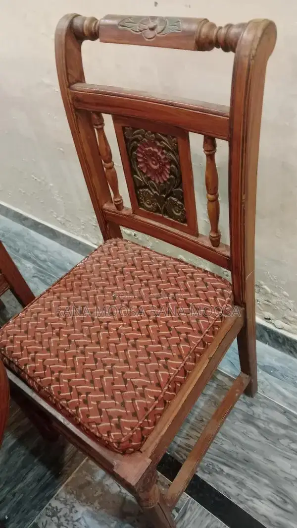 Large Dining Table Set with 6 Chairs - Excellent Condition