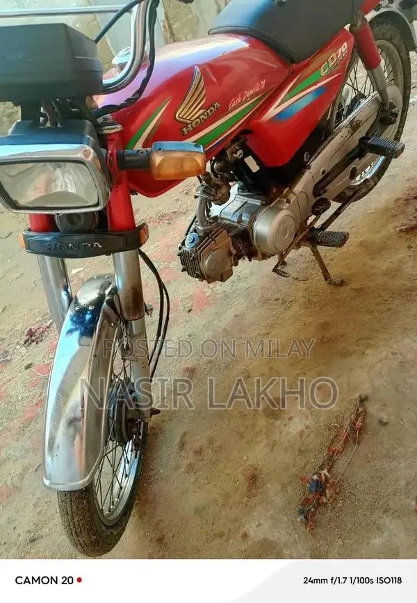 Honda Motorcycle 70cc 2016 Model Lightweight Bike