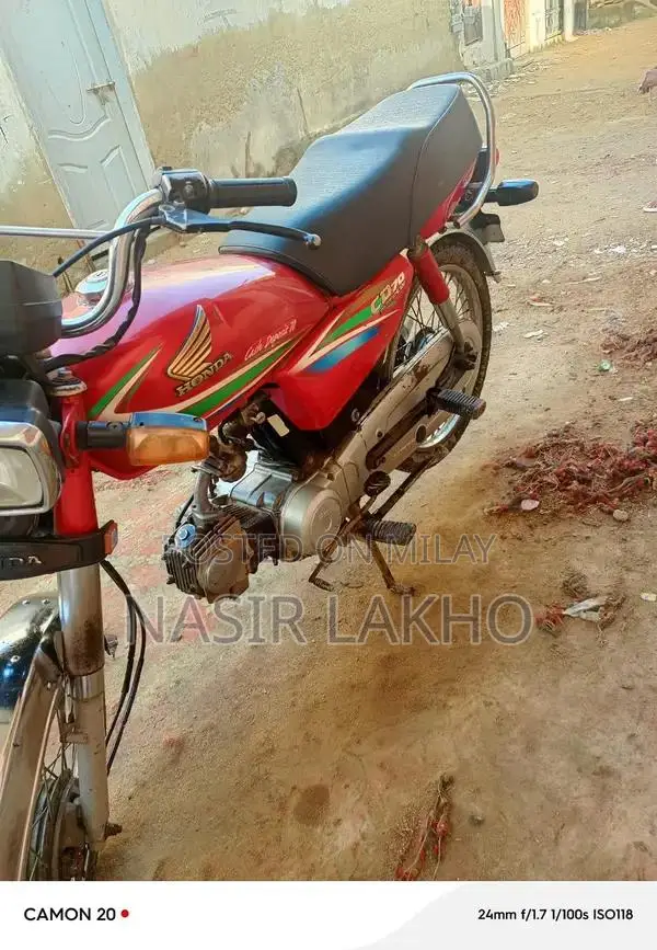 Honda Motorcycle 70cc 2016 Model Lightweight Bike