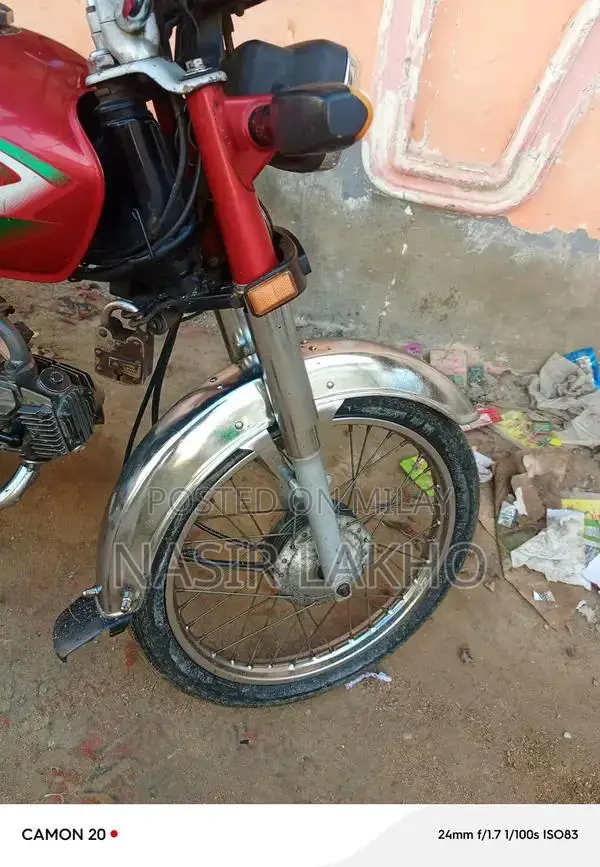 Honda Motorcycle 70cc 2016 Model Lightweight Bike