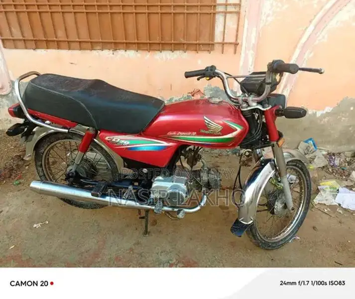 Honda Motorcycle 70cc 2016 Model Lightweight Bike