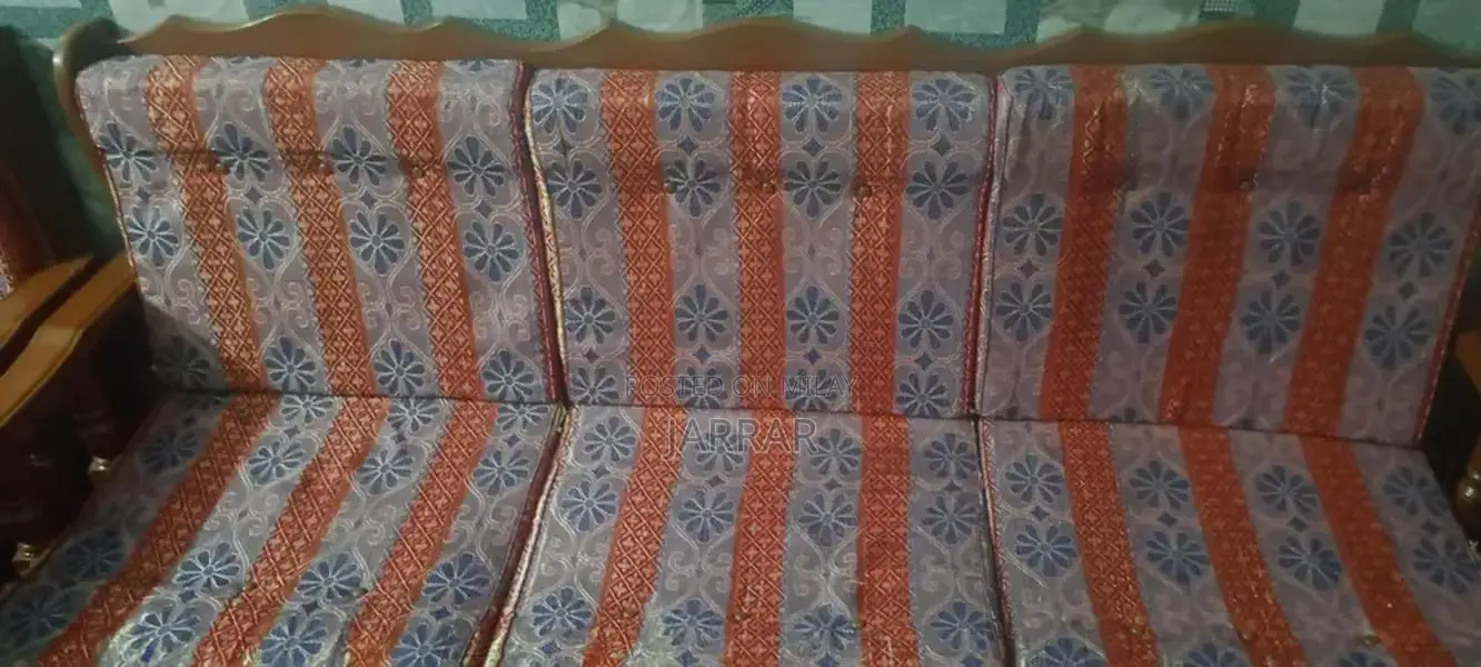 5-Seater Sofa in Like-New Condition