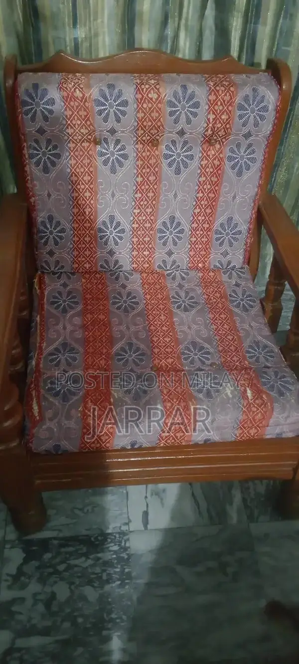 5-Seater Sofa in Like-New Condition