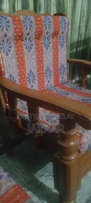 5-Seater Sofa in Like-New Condition