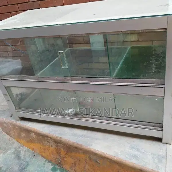 Glass and Aluminum Counter Display Unit