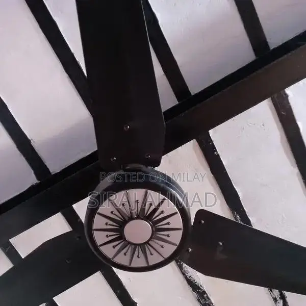 Humidifier with Advanced Features and Aromatherapy