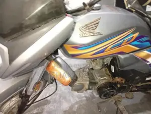 Well-Maintained Motorcycle for Sale - Low Mileage Commuter Bike