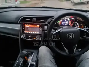 Photo - Honda Civic UG Sedan 2018 Red Metallic