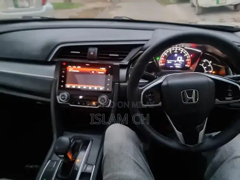 Honda Civic UG Sedan 2018 Red Metallic