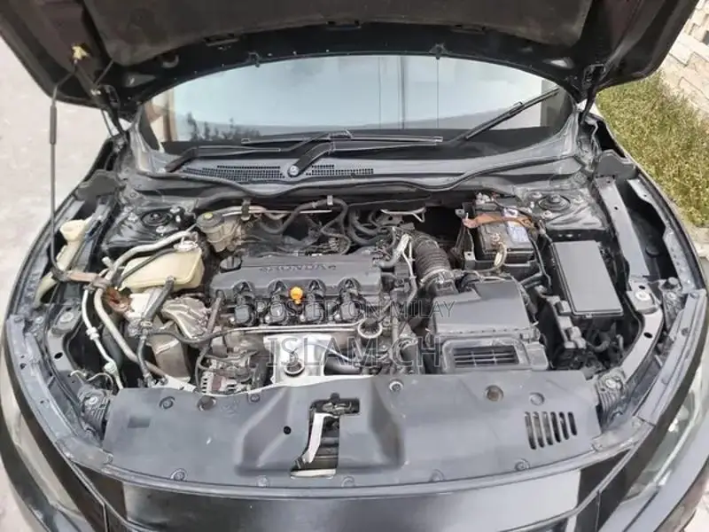 Honda Civic UG Sedan 2018 Red Metallic