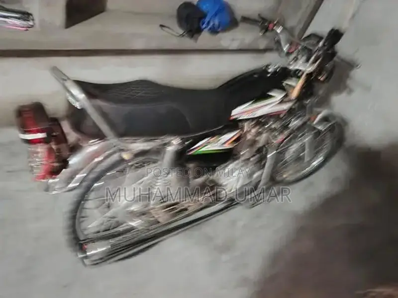 Honda CG125 Motorcycle - Classic Two-Wheeler