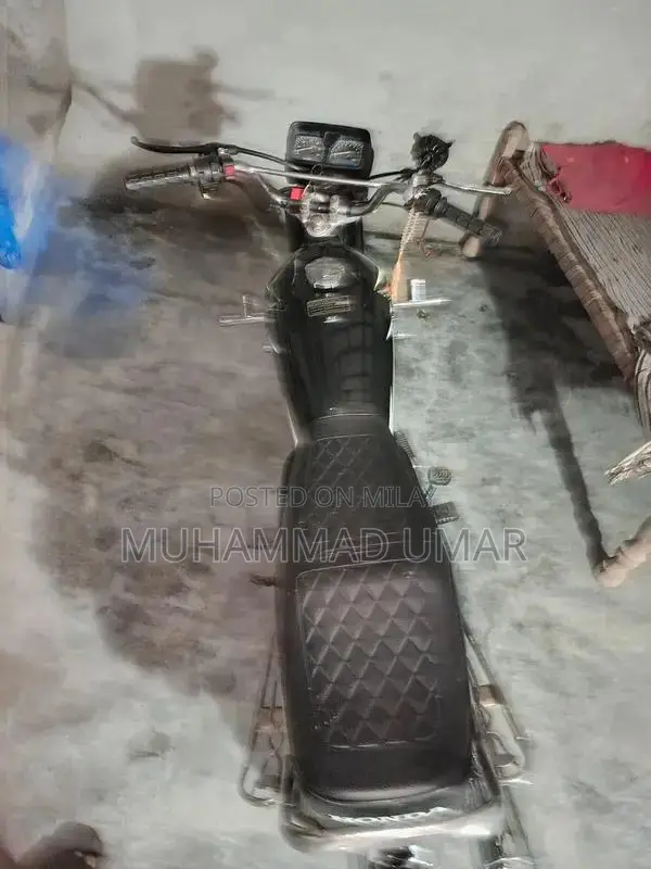 Honda CG125 Motorcycle - Classic Two-Wheeler