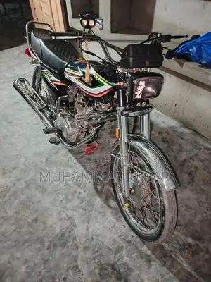 Honda CG125 Motorcycle - Classic Two-Wheeler